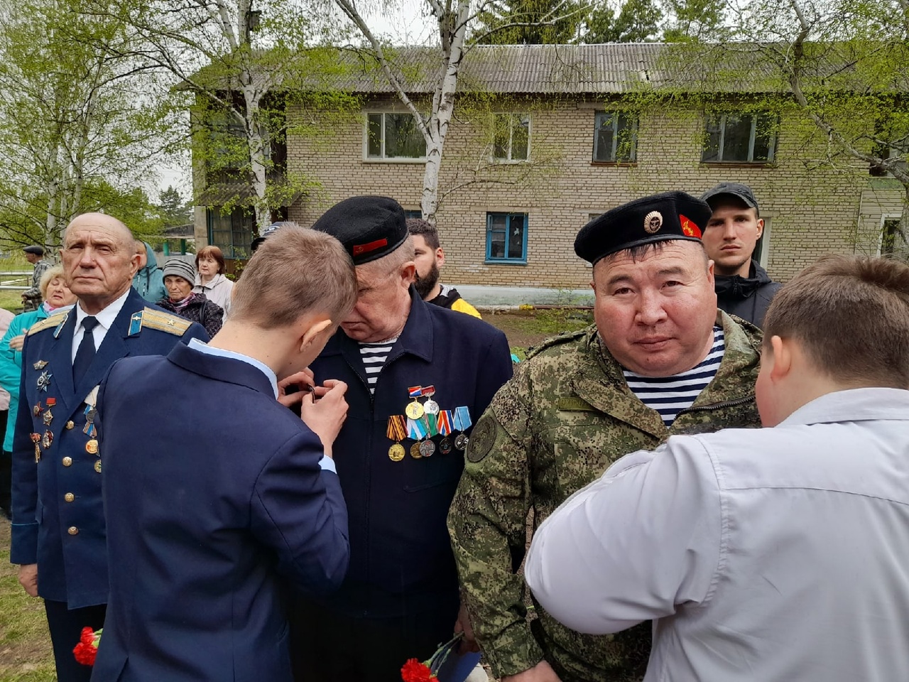 Открытие мемориальных досок на здании школы Архипову Данилу Сергеевичу и Конончуку Тимофею Юрьевичу, выпускникам Ружинской школы, погибшим в Спецоперации на Украине.